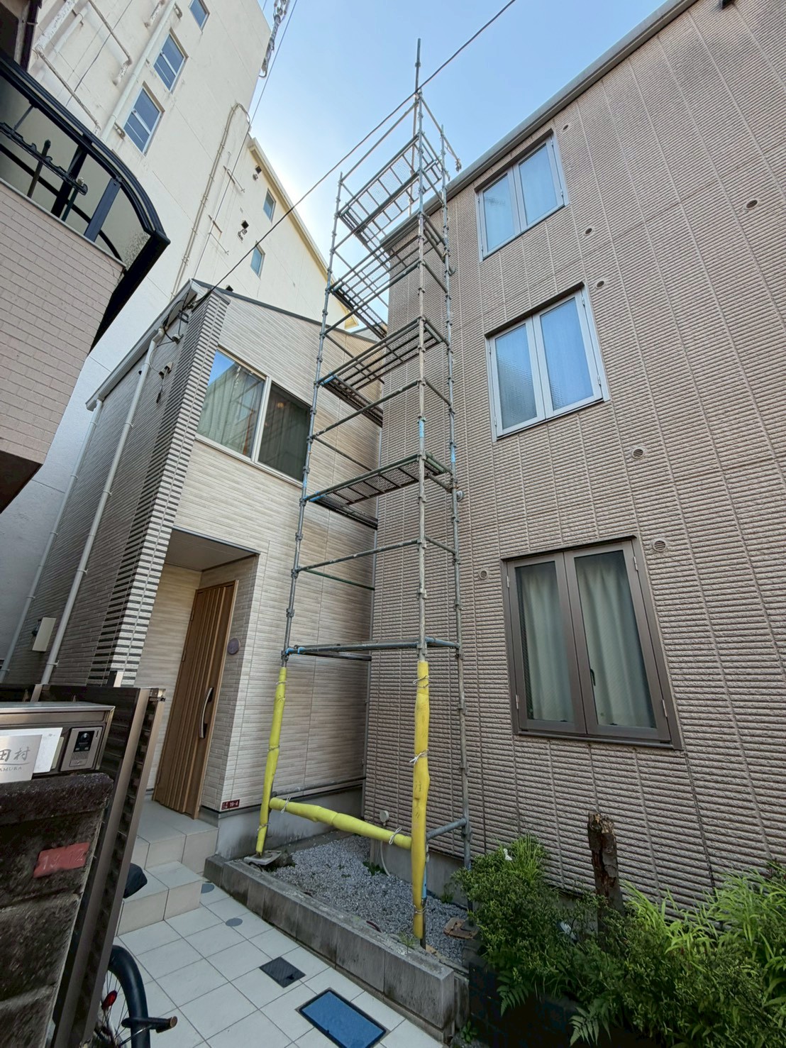 東京都｜ソーラーパネル設置用 足場組立工事